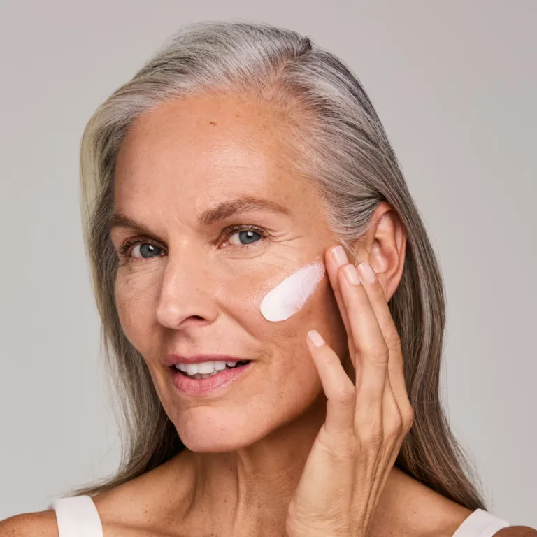 ESTEE LAUDER Resilience Multi-Effect Night Moisturizer Tri-Peptide Face and Neck Creme thumbnail 3