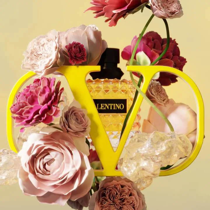 VALENTINO Born In Roma Yellow Dream thumbnail 2