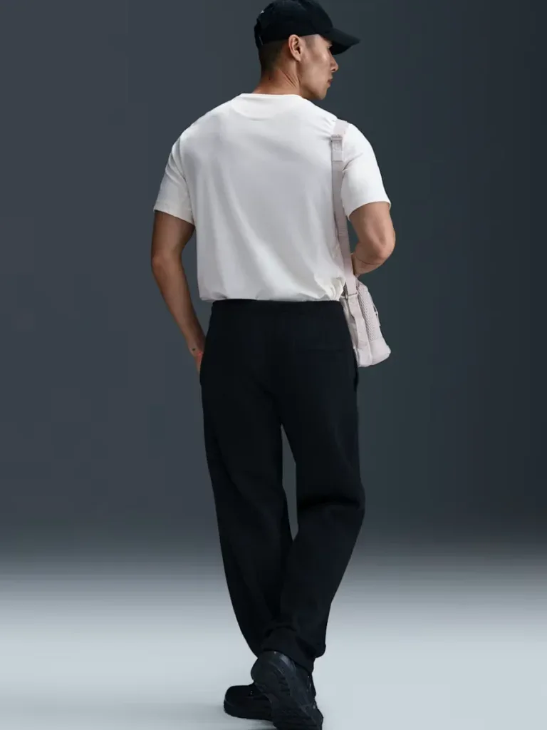 Nike Club Open-Hem Fleece Pants thumbnail 3