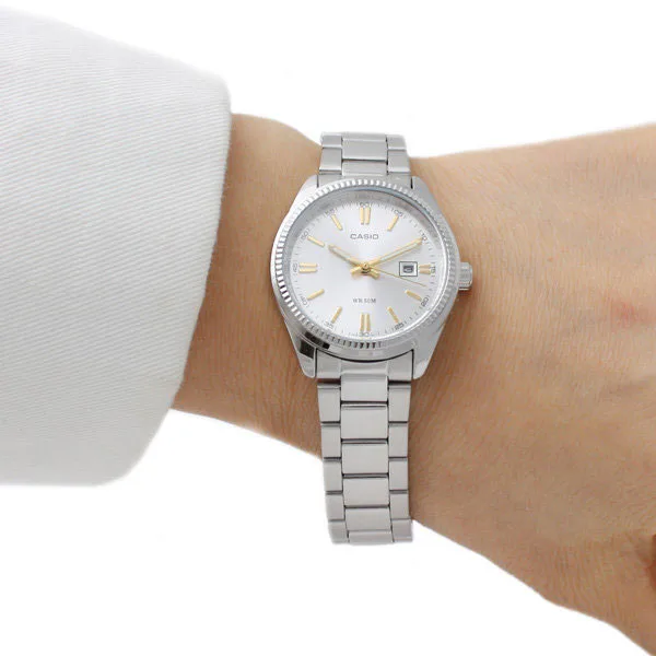 Casio Classic White Steel thumbnail 3